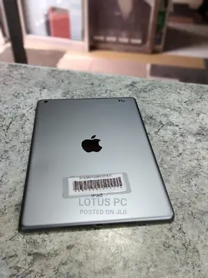 Apple iPad Air 32 GB Gray