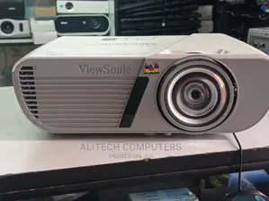 Short Throw Projector