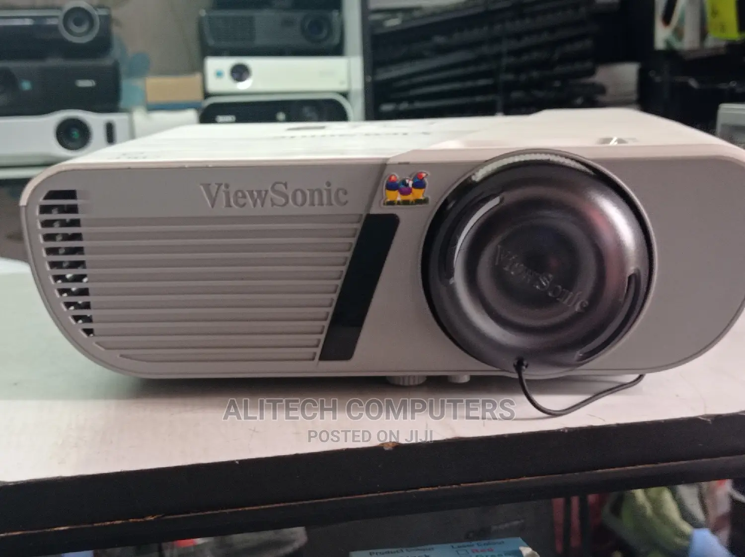 Short Throw Projector