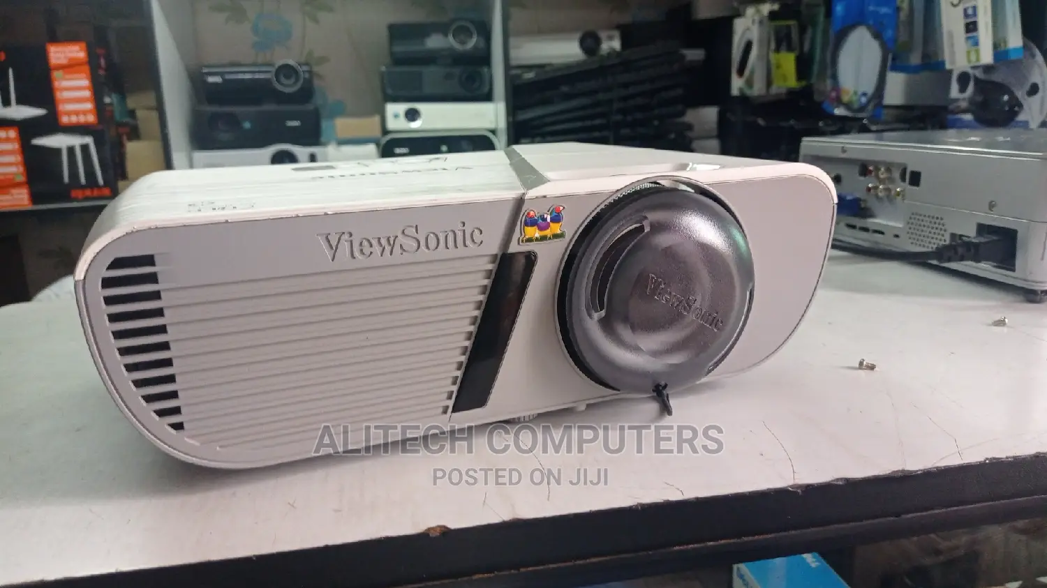 Short Throw Projector