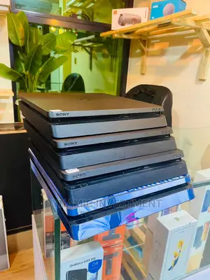 Ps4s Slim EDITION ( 500 Gb)