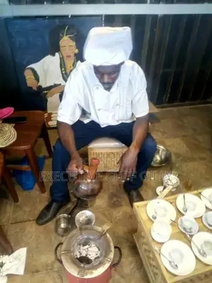 H O T E L Chef/Cook