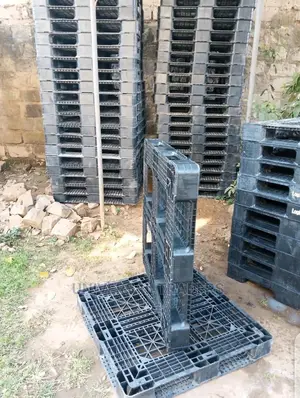STORAGE PALLETS - Plastic and Also Wooden Pallets