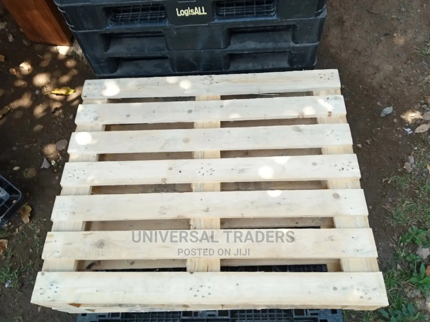PALLETS - Wooden Plastic Pallets