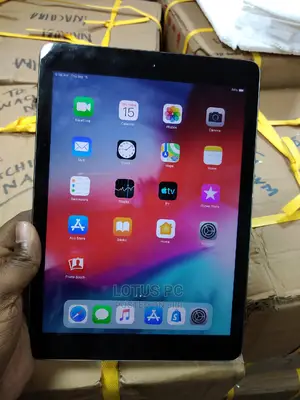 Apple iPad Air 32 GB Gray
