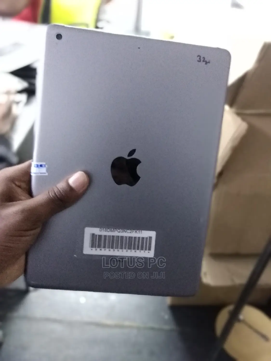 Apple iPad Air 32 GB Gray