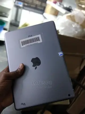 Apple iPad Air 32 GB Gray