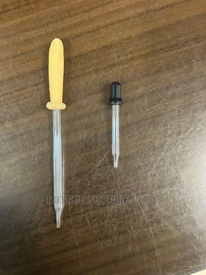 A Set of 15 Glass Dropper ( Small and Big Size)