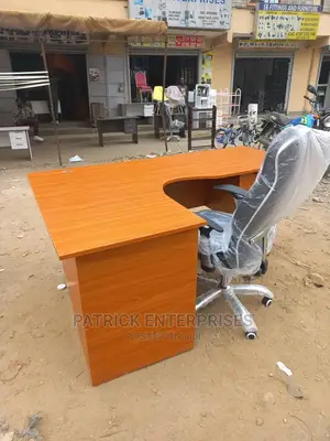 Executive Lshaped Desk Plus Executive Office Leather Chair