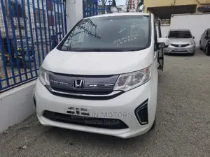 Honda Stepwgn 2016 White