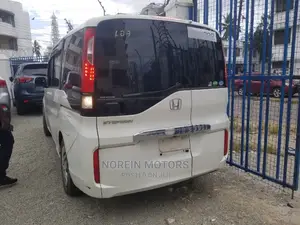 Honda Stepwgn 2016 White