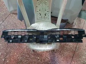 Toyota Voxy 2010 -2013 Grille