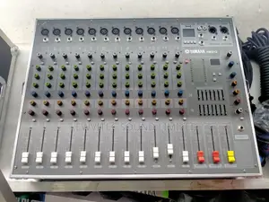 Yamaha Hmx 12 Powered Mixer