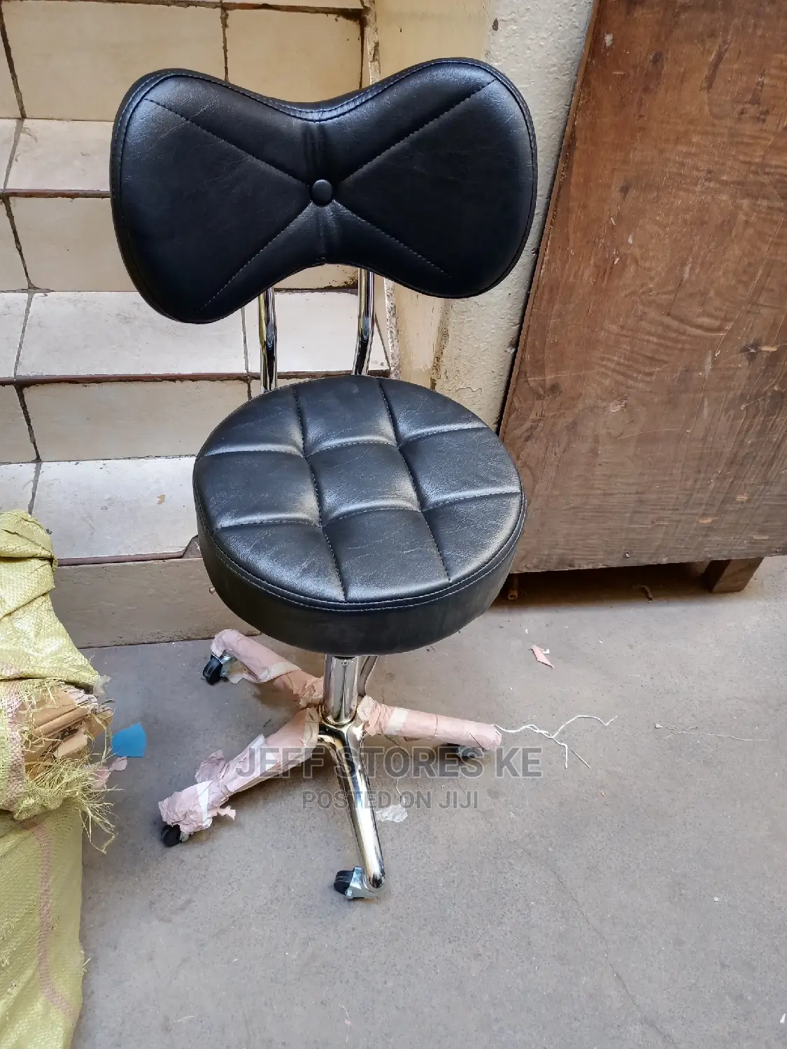 Comfortable Pedicure Stool With Back Rest