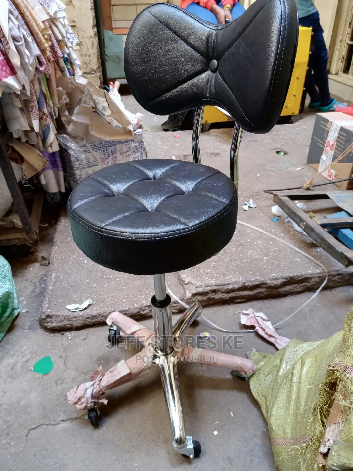 Comfortable Pedicure Stool With Back Rest