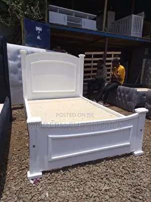 4/6 Wooden Bed