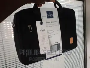 Slim Design Laptop Bag , Water Resistant Material With Leath