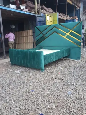 5*6 Bed With Wood Structure