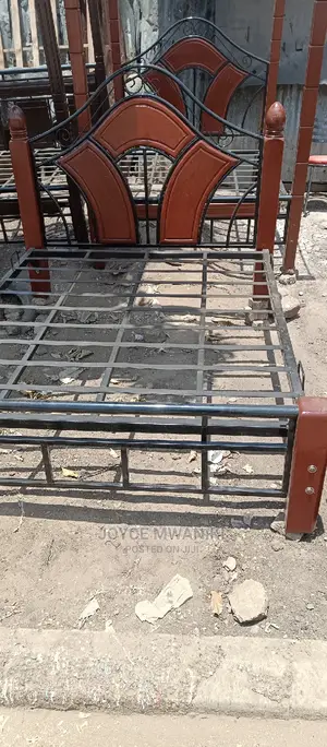 Metallic Bed