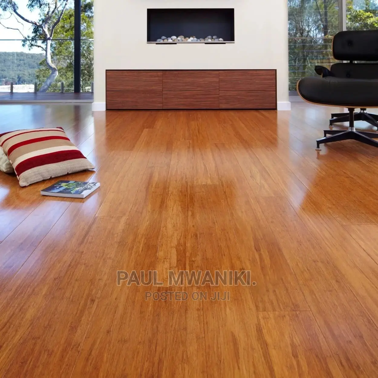 Flooring
18mm. Solid Wood.