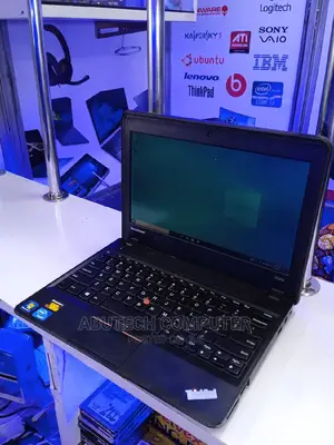 Laptop Lenovo ThinkPad X131e 4GB Intel Pentium HDD 320GB