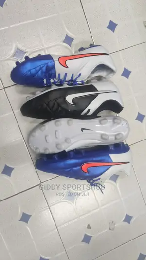 Nike Tiempo