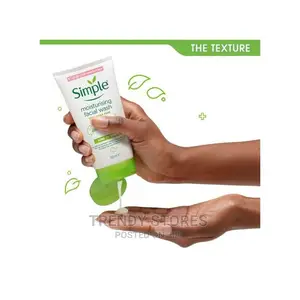Simple Moist Foam Face Wash