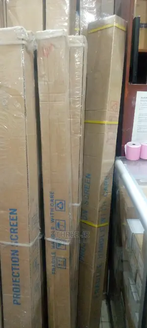 Manual Projection Screen Available