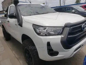 Toyota Hilux 2015 White
