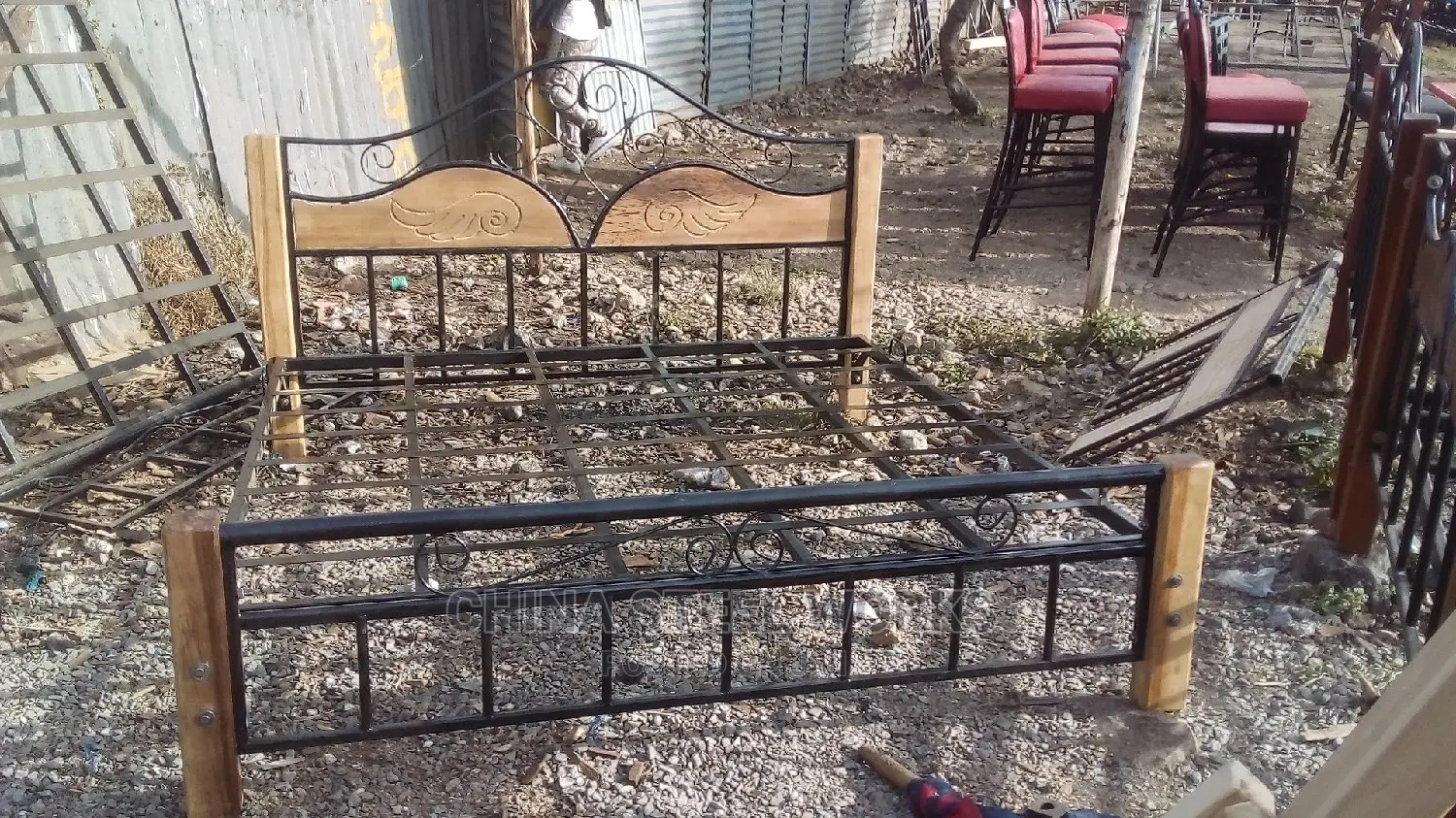 6 by 6 Metalic Bed