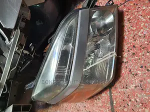 Voxy 2005 Right Headlight