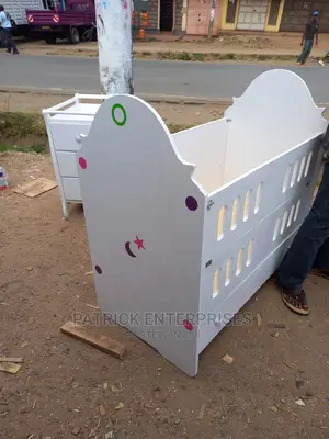 Morden Baby Cot 4 by 4 Fitts
