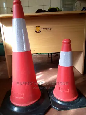 Road Cones/Safety Cone 75cm