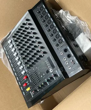 Omax 8 Channel Powered Mixer