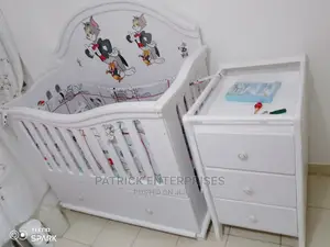 Morden Baby Cot 4 by 2.5fitts With Side Drawers