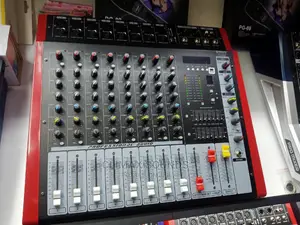 Powered Mixer 8 Channelss