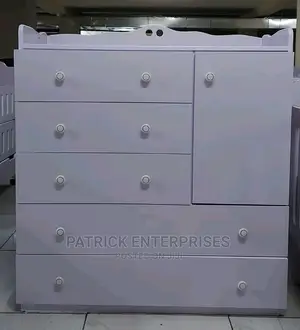 Plain Morden Chest Of Drawers 4 By 4 Fitts
