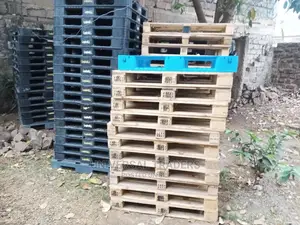 Various Pallets - Wood Plastic Pallets