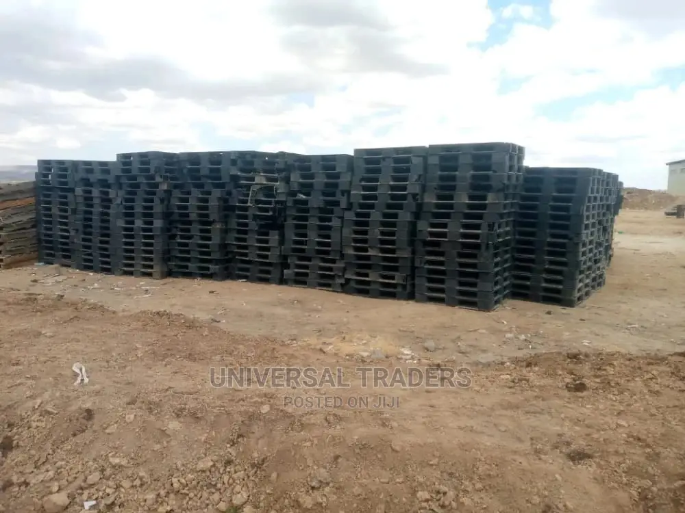 Plastic Pallets for Storage on Offer!!