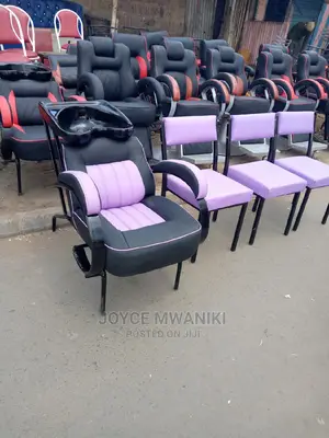Sink Seat and 3 Chairs