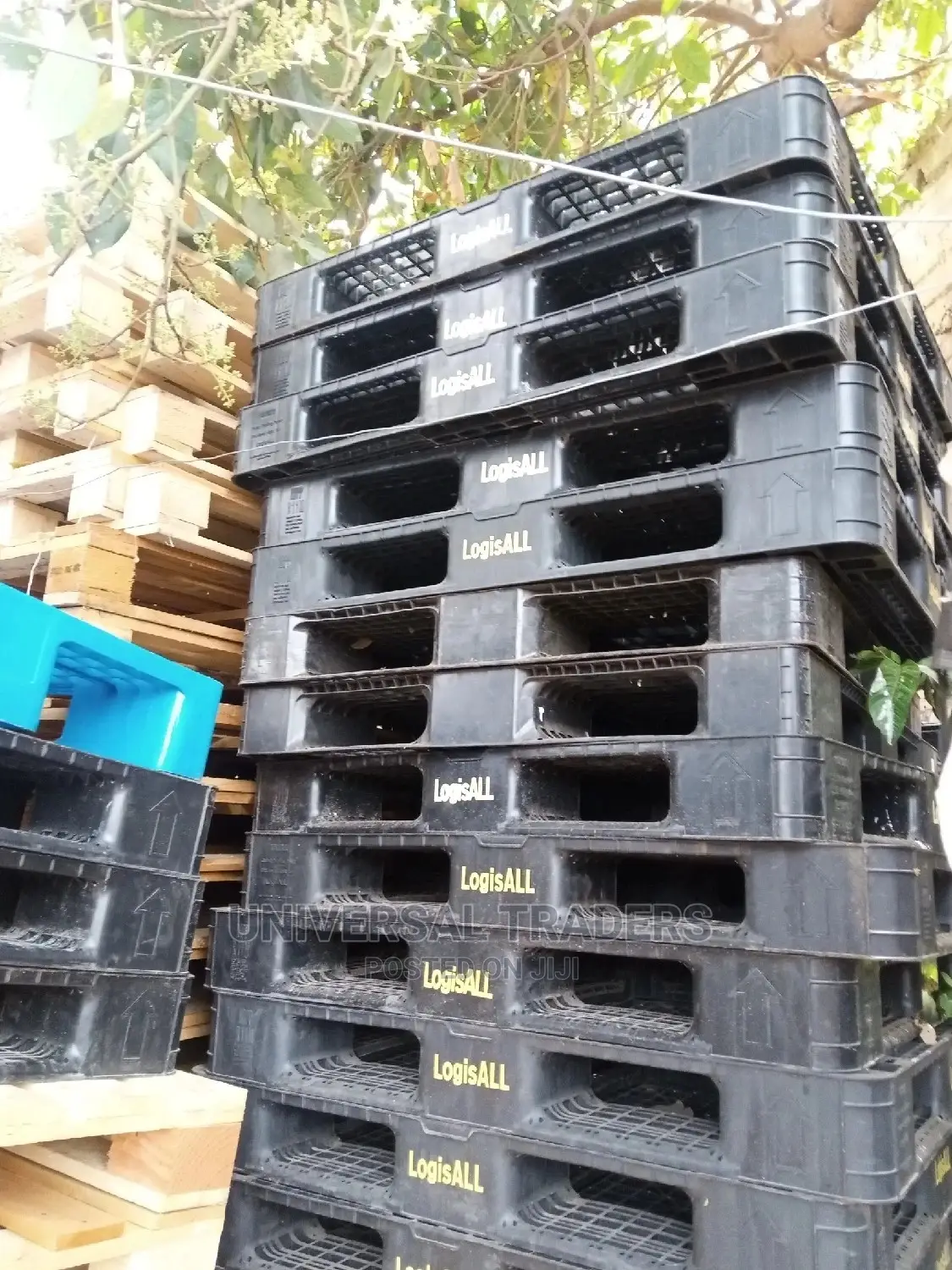 PALLETS - Plastic and Wooden