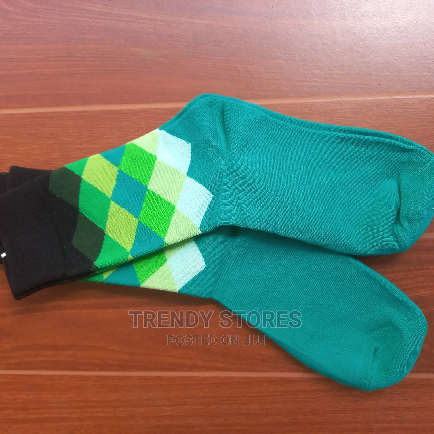 A Pair Happy Socks