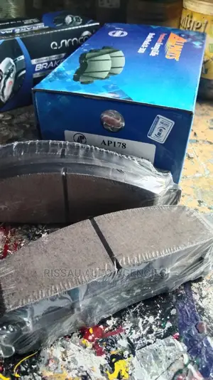 Allparts Brake Pads for Nissan Venete,NV200, Mitsubishi L200