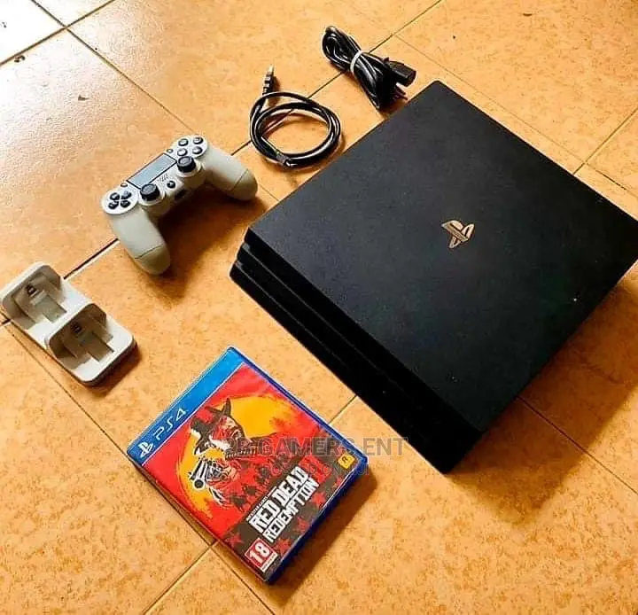 Ps4 Pro, Red Dead Redemption 2 Used