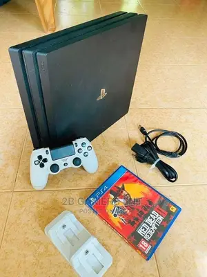 Ps4 Pro, Red Dead Redemption 2 Used