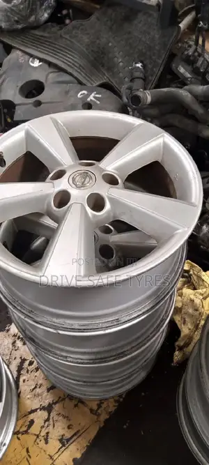 17 Inch Nissan Dualis Original Rims Set