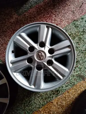 15 Inch Hilux Original Rims Set