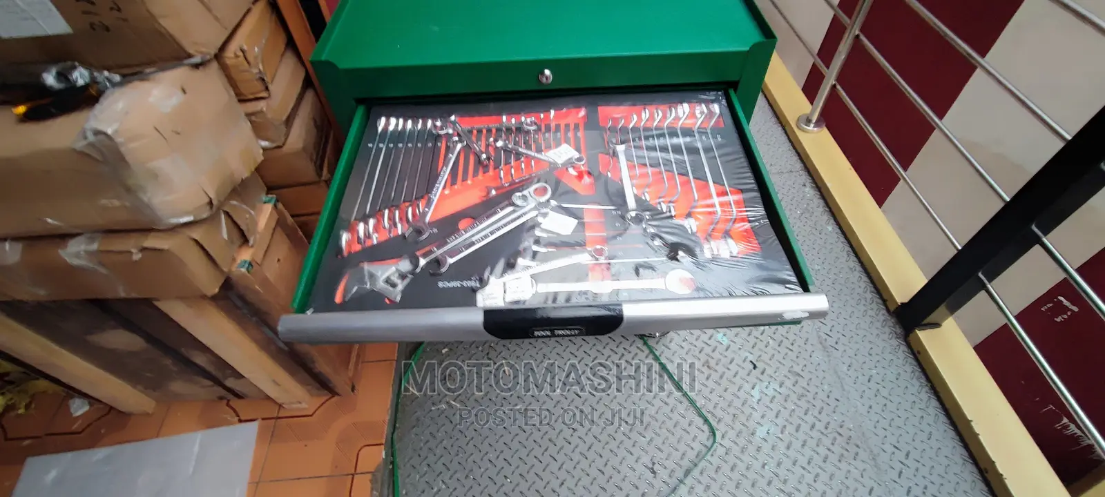 7 Drawer Tool Trolley Kit With 369 Tools