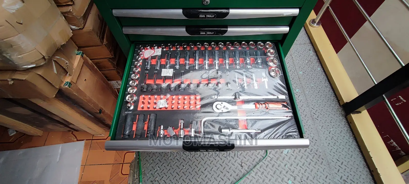 7 Drawer Tool Trolley Kit With 369 Tools