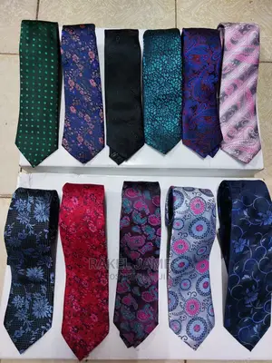 Florer Ties With Pocket Square